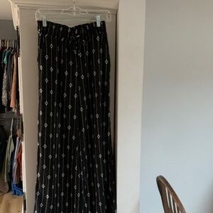 Joe Benbasset Black and White Floral Pants